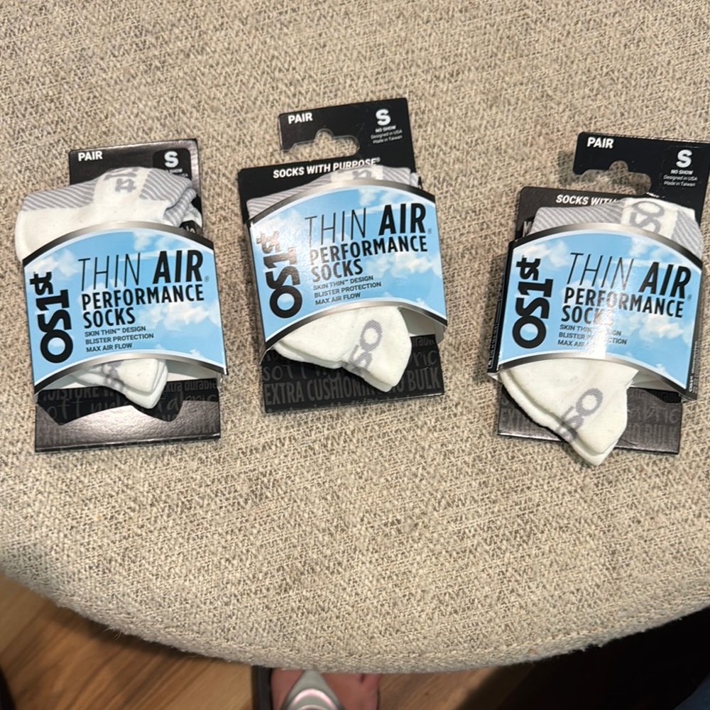 White Athletic Socks for Performance and Comfort